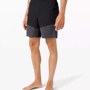 Men’s Lululemon train to beach shorts 8” size medium